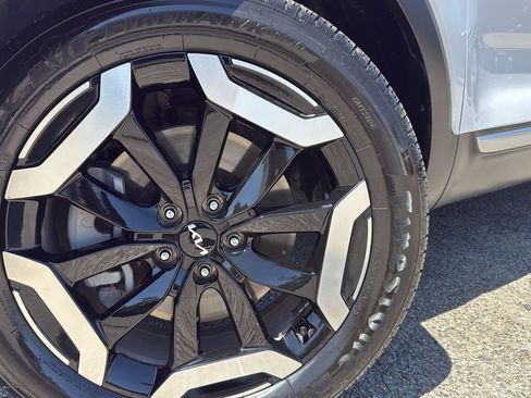 Used 2024 Kia Telluride EX w/ EX Captain's Chair Package FWD image 29