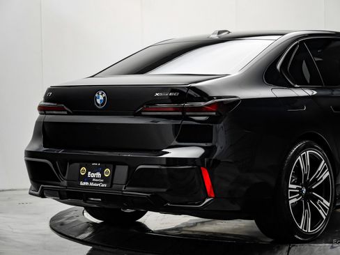 Used 2025 BMW i7 xDrive60 w/ Executive Package AWD/4WD image 19
