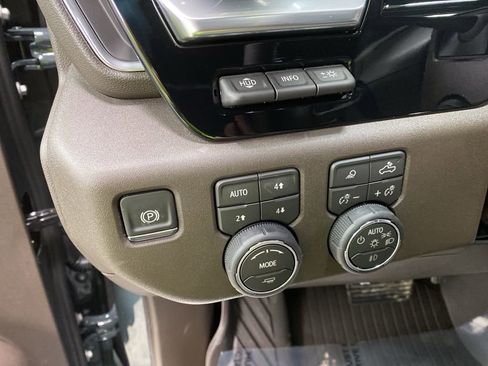 New 2026 Chevrolet Silverado 1500 LTZ w/ LTZ Premium Package image 33