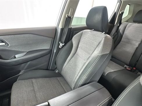 Certified 2022 Nissan Rogue SV image 13