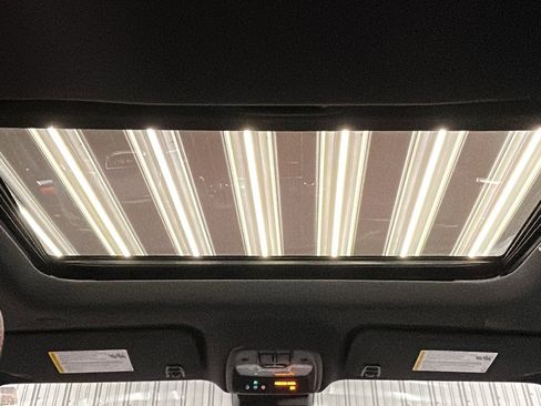 Used 2024 GMC Canyon AT4X image 33