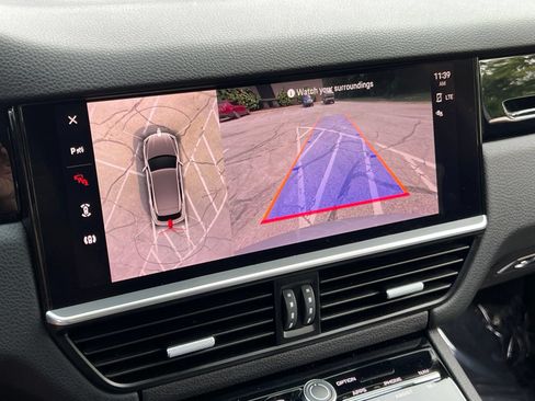 Certified 2023 Porsche Cayenne AWD/4WD image 31