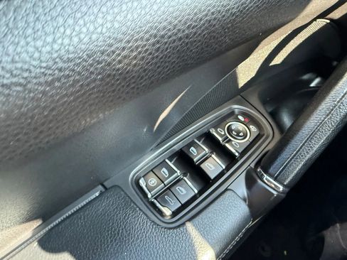 Used 2012 Porsche Cayenne image 32