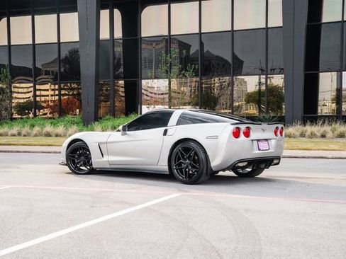 Used 2005 Chevrolet Corvette Coupe w/ Preferred Equipment Group image 28