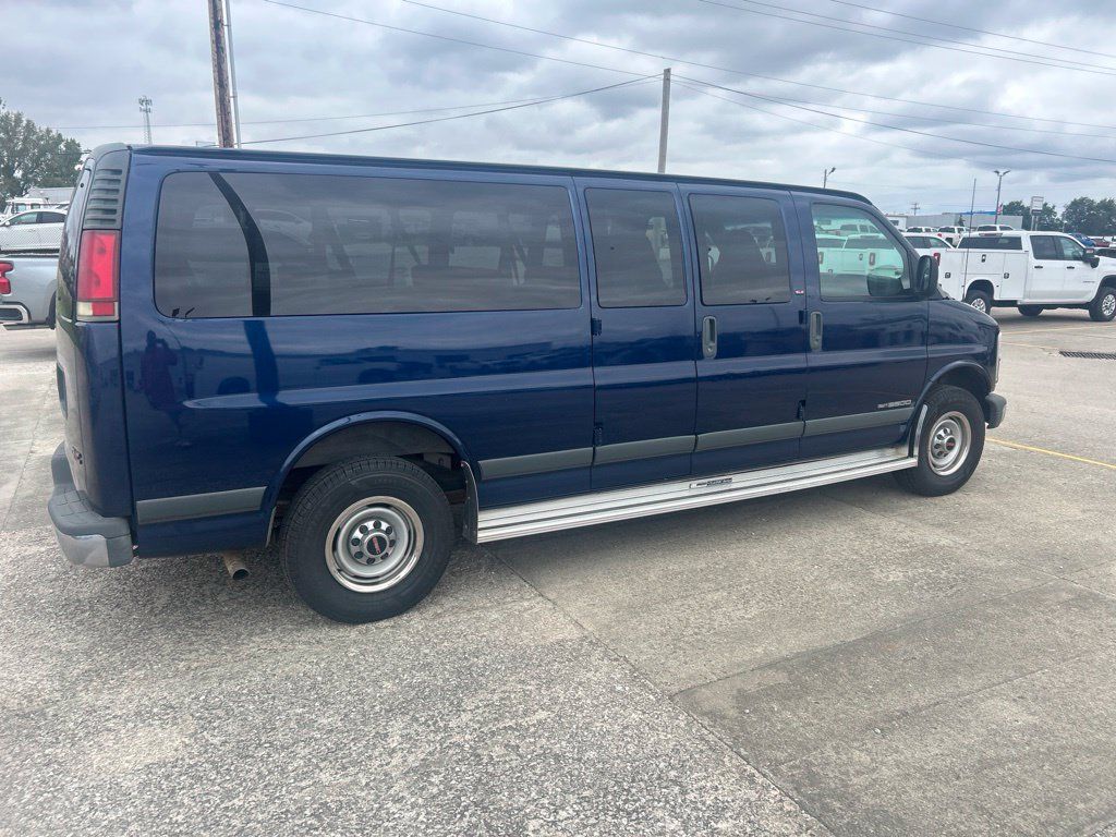Used 2002 GMC Savana 3500 Extended Passenger w/ SLE Marketing Option Pkg 3 RWD image 3