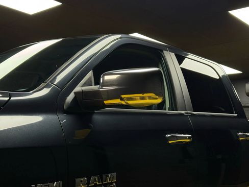 Used 2018 RAM 1500 Laramie w/ Convenience Group image 9