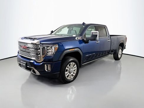 Used 2023 GMC Sierra 3500 Denali w/ Denali Ultimate Package AWD/4WD image 3
