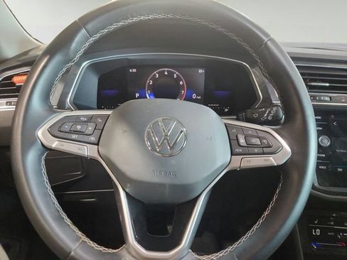 Used 2022 Volkswagen Tiguan SE FWD image 13