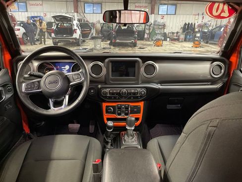 Certified 2020 Jeep Gladiator Overland w/ LED Lighting Group image 13