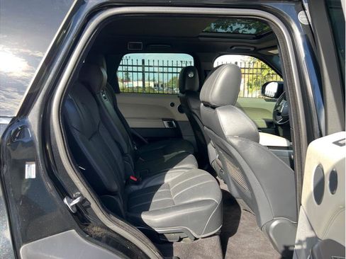 Used 2015 Land Rover Range Rover Sport HSE image 18