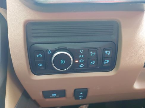 Used 2025 Ford F350 Lariat w/ Chrome Package AWD/4WD image 27