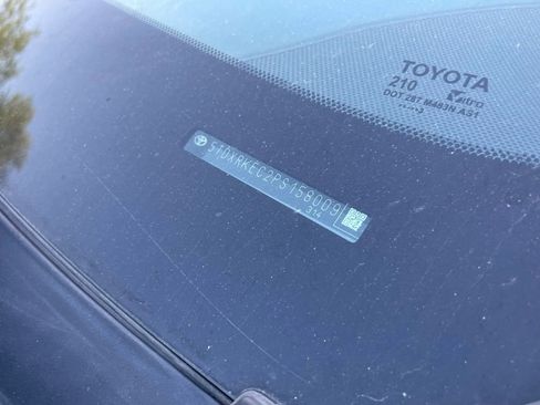 Used 2023 Toyota Sienna XSE FWD image 10