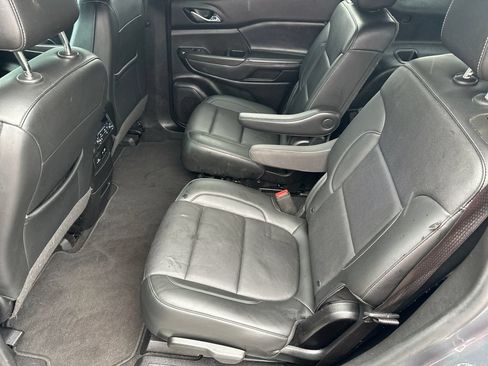 Used 2021 GMC Acadia SLT w/ Technology Package FWD image 26