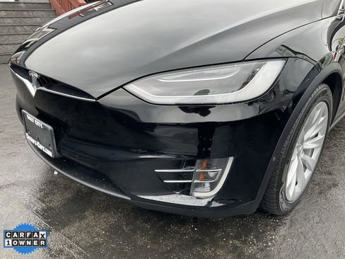 Used 2018 Tesla Model X 75D image 88