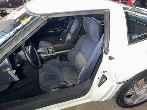 Used 1990 Chevrolet Corvette Coupe RWD image 11