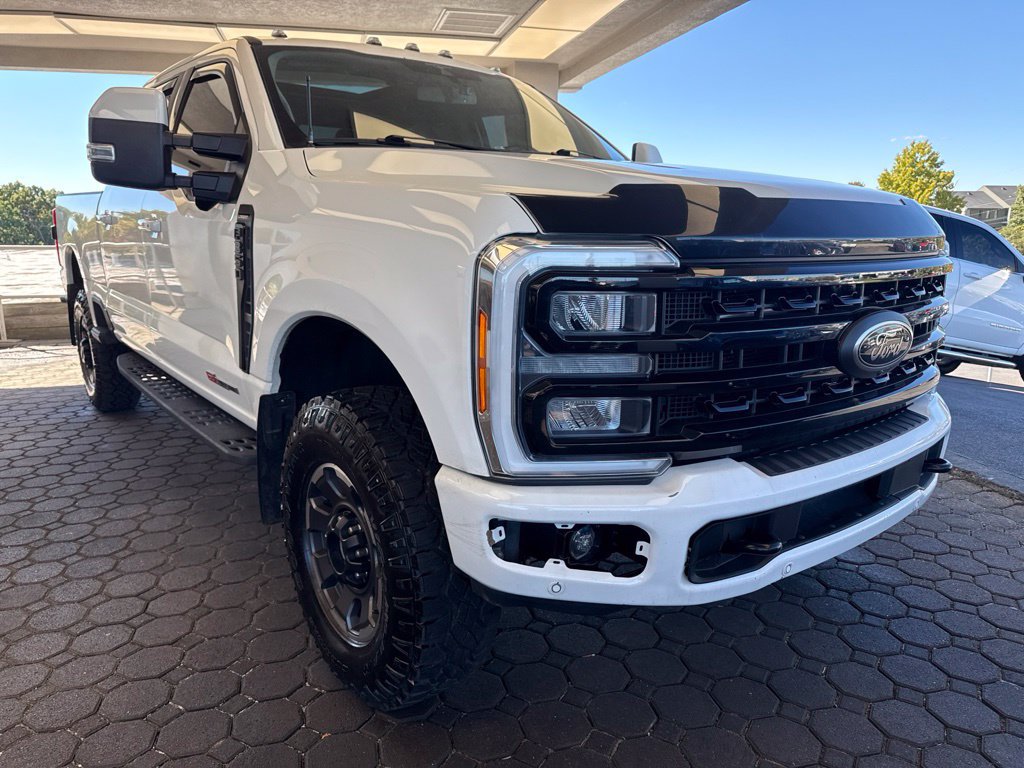 Used 2023 Ford F350 Lariat w/ Lariat Ultimate Package AWD/4WD image 4