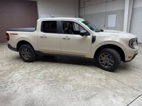 Used 2025 Ford Maverick Tremor image 6