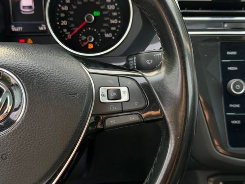 Used 2018 Volkswagen Tiguan SEL FWD image 17