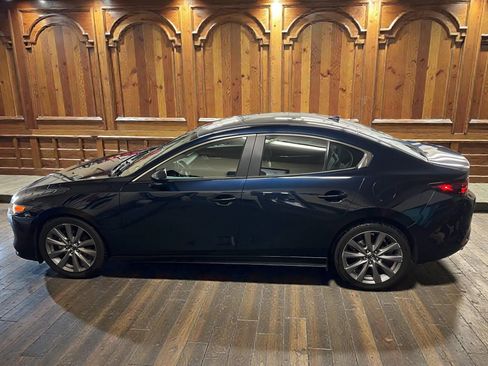 Used 2020 MAZDA MAZDA3 AWD Sedan w/ Preferred Package image 4