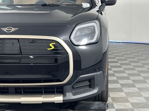 New 2025 MINI Cooper Countryman SE image 9