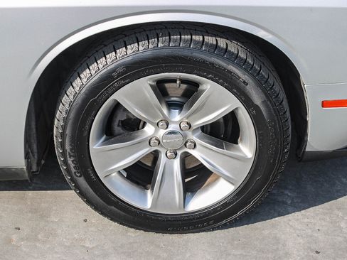 Used 2019 Dodge Challenger SXT image 11