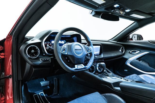 Used 2020 Chevrolet Camaro ZL1 RWD image 21