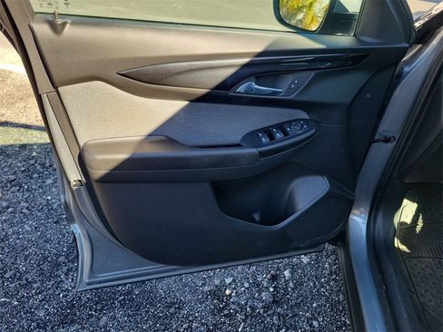 Used 2024 Chevrolet TrailBlazer LT w/ LT Cold Weather Package image 10