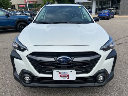 Certified 2025 Subaru Outback Premium AWD/4WD image 2
