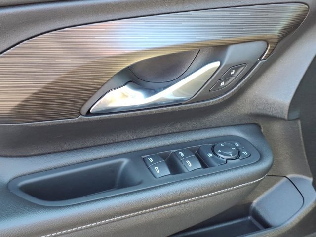 Used 2024 GMC Terrain SLE FWD image 17