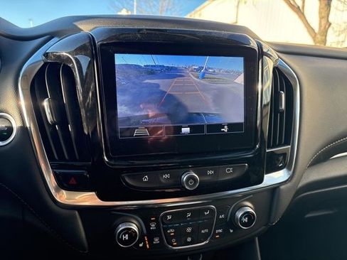 Certified 2021 Chevrolet Traverse LT image 16