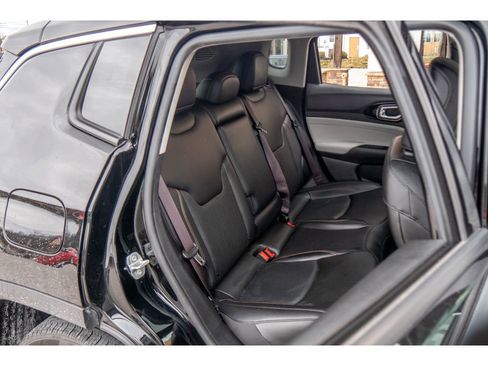 Used 2022 Jeep Compass Limited w/ Sun and Sound Group image 19