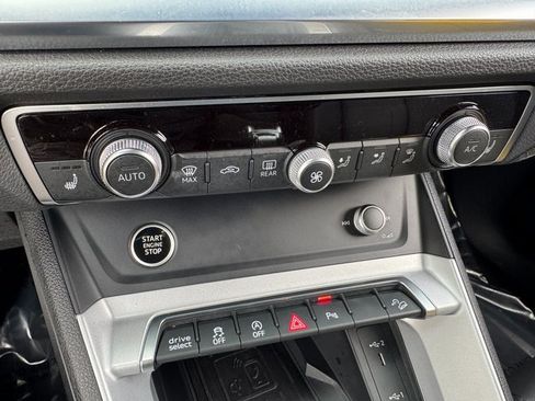 Used 2024 Audi Q3 2.0T Premium image 28