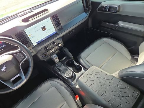 Used 2024 Ford Bronco Everglades AWD/4WD image 12