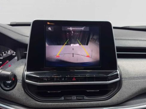 Used 2022 Jeep Compass Latitude FWD image 31