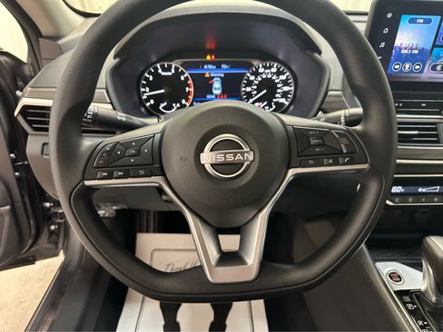 New 2025 Nissan Altima 2.5 SV image 16