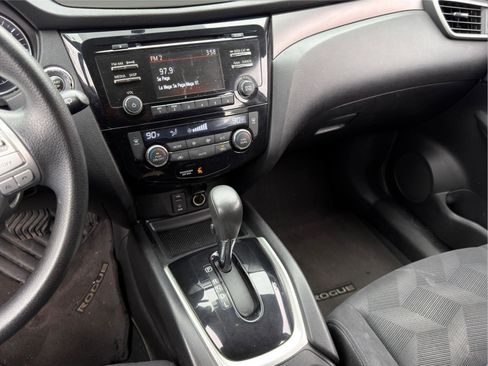 Used 2014 Nissan Rogue SV image 14