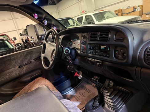 Used 1998 Dodge Ram 2500 Truck 4x4 Quad Cab image 14