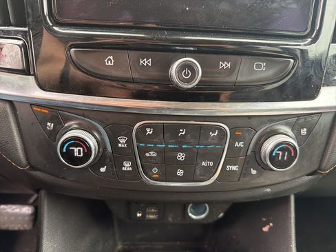 Used 2021 Chevrolet Traverse Premier w/ Redline Edition AWD/4WD image 25