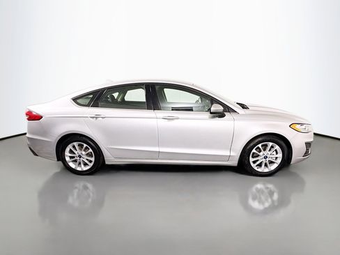 Used 2019 Ford Fusion SE image 11