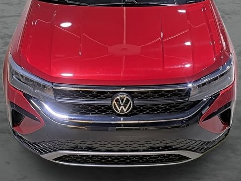 Used 2022 Volkswagen Taos SE image 16
