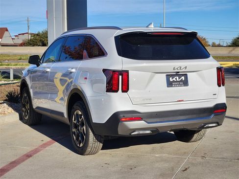 New 2026 Kia Sorento S image 3