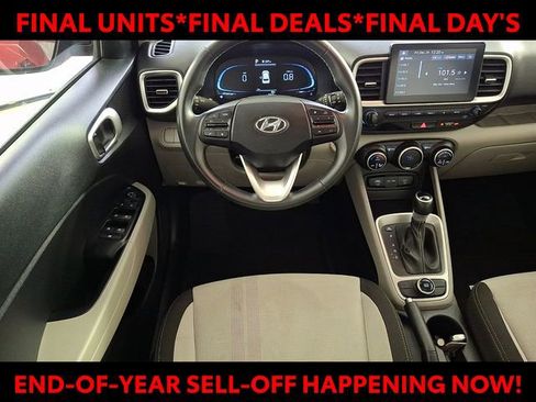 Certified 2024 Hyundai Venue SEL image 12