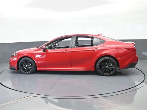 Used 2025 Toyota Camry SE w/ Multimedia Upgrade Package image 3