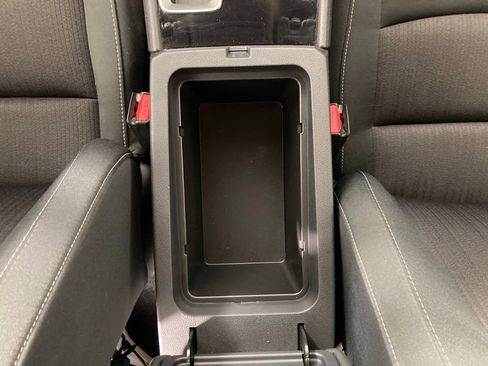 Used 2024 Nissan Altima 2.5 SV image 9