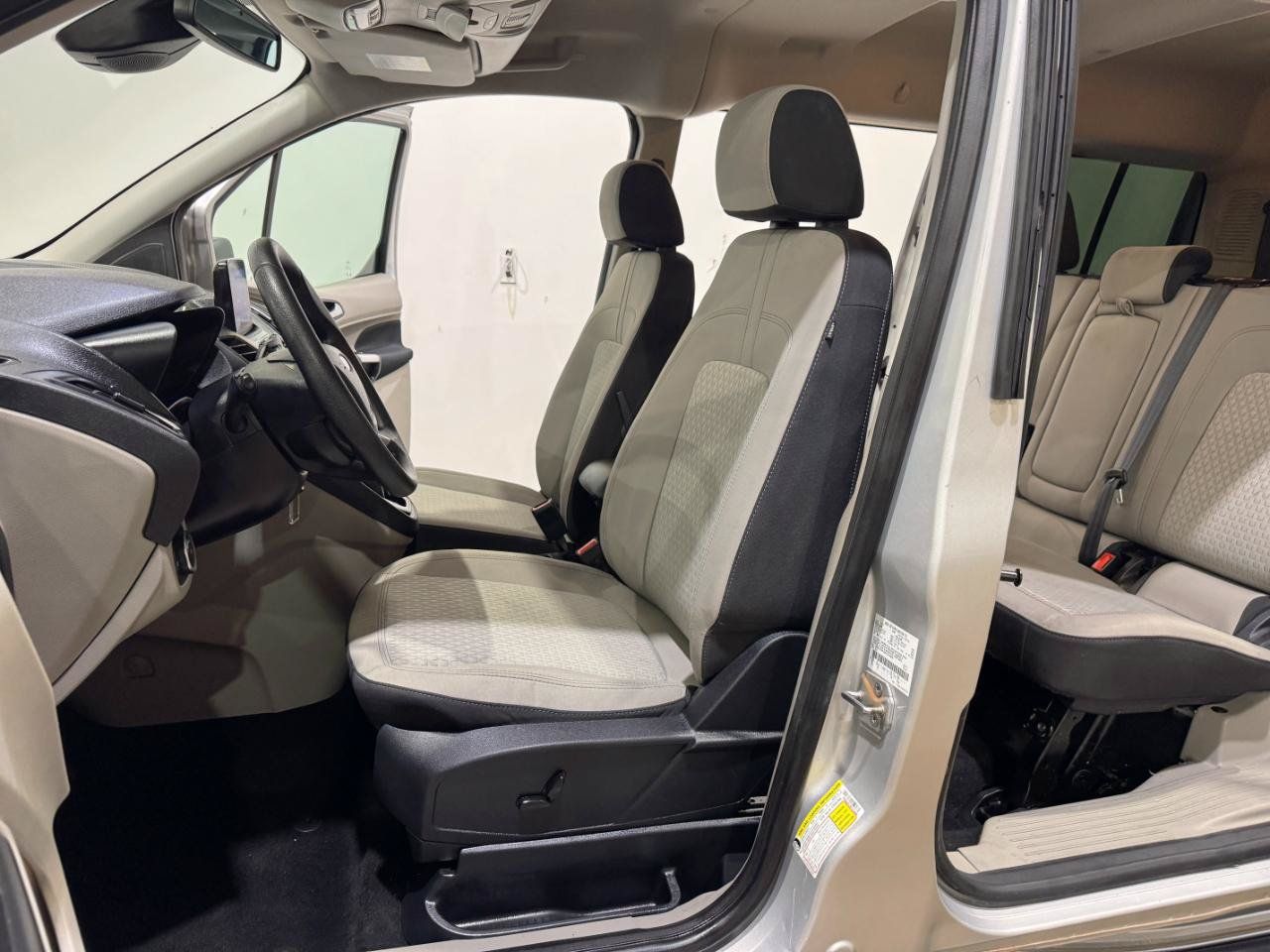 Used 2022 Ford Transit Connect XLT FWD image 12