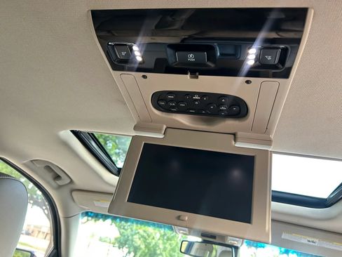 Used 2015 Chevrolet Tahoe LTZ RWD image 30