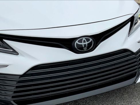 Used 2022 Toyota Camry LE image 29