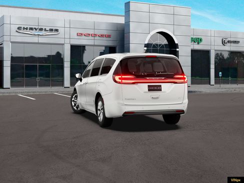 New 2027 Chrysler Pacifica Select AWD/4WD image 5