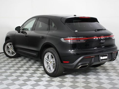 Certified 2025 Porsche Macan image 3