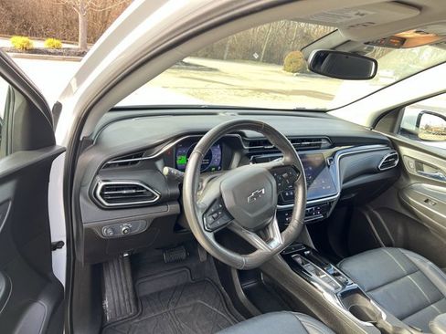 Used 2022 Chevrolet Bolt EUV LT w/ Convenience Package image 10